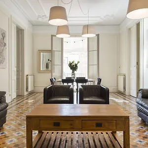 stay-in-bcn-suites.topbarcelonahotels.com/